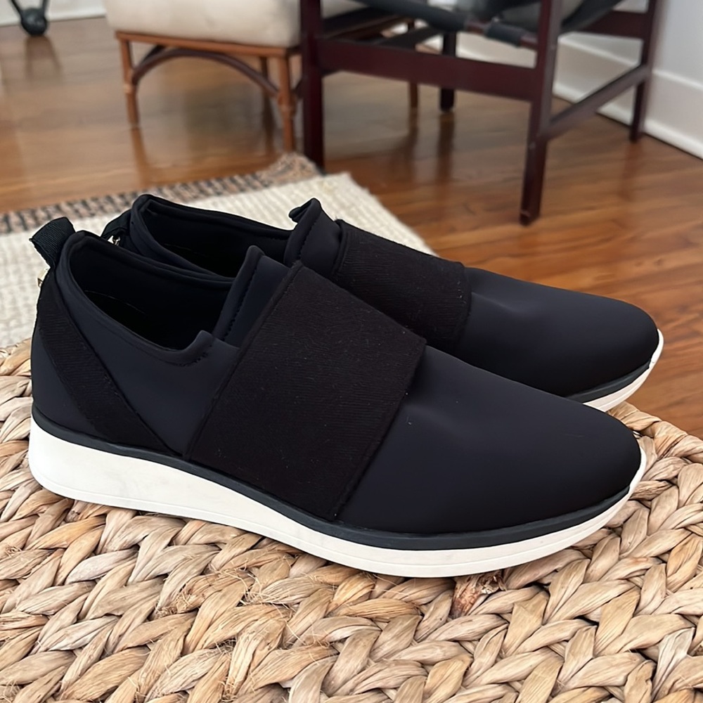 COPY - Louise Et Cie Womens Braxton Black White Slip Sneakers Gold Accent NWOT